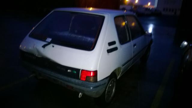 Image Verin de coffre - PEUGEOT 205