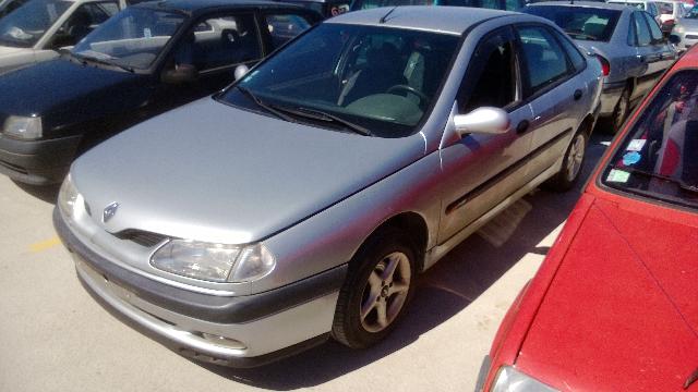 Image Feu arriere principal droit (feux) - RENAULT LAGUNA 1