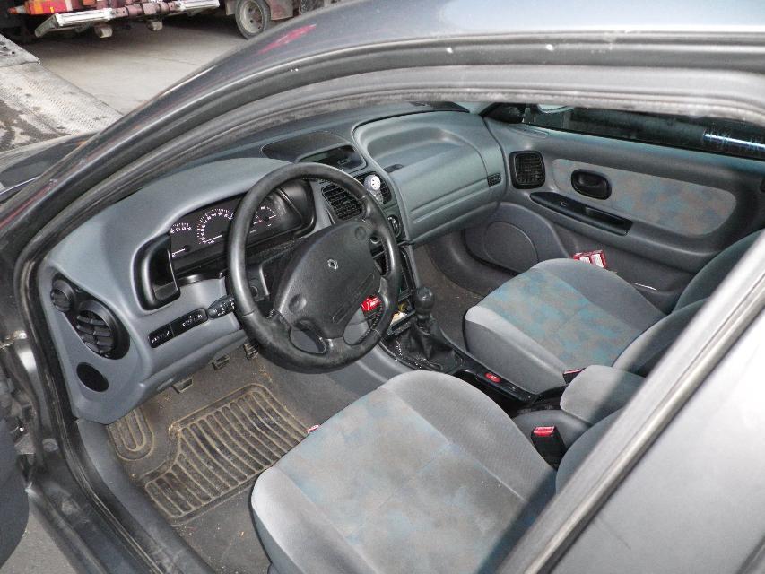 Image Porte avant droit - RENAULT LAGUNA 1
