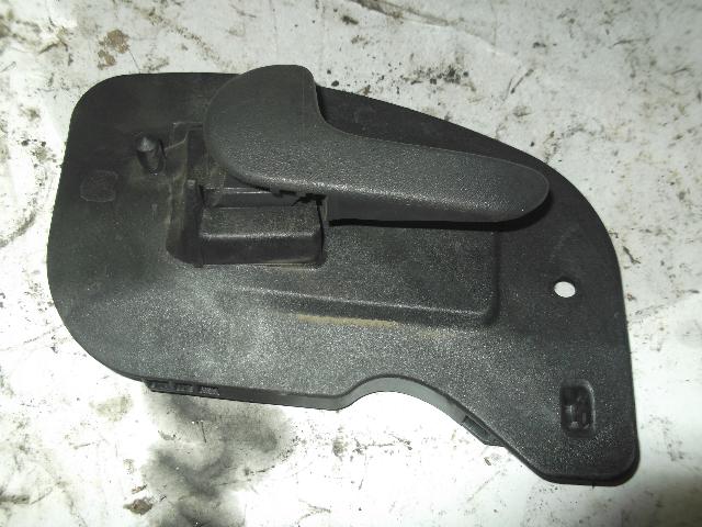 Poignee interieur arriere droit OPEL CORSA C PHASE 1 Essence - 1