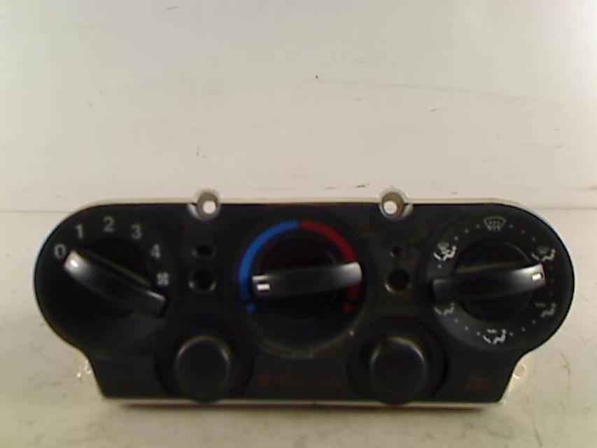 Commande chauffage FORD FIESTA 5 PHASE 1 Essence - 1