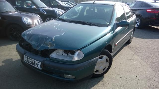 Image Feu arriere principal droit (feux) - RENAULT LAGUNA 1