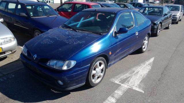 Image Feu arriere principal droit (feux) - RENAULT MEGANE 1