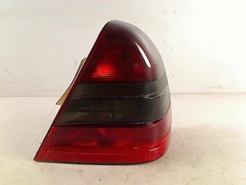 Fanale posteriore principale destro (luci) MERCEDES CLASSE C 202 PHASE 1 Diésel - 1