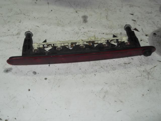 Feu arriere stop central SUZUKI SWIFT 3 Essence - 1