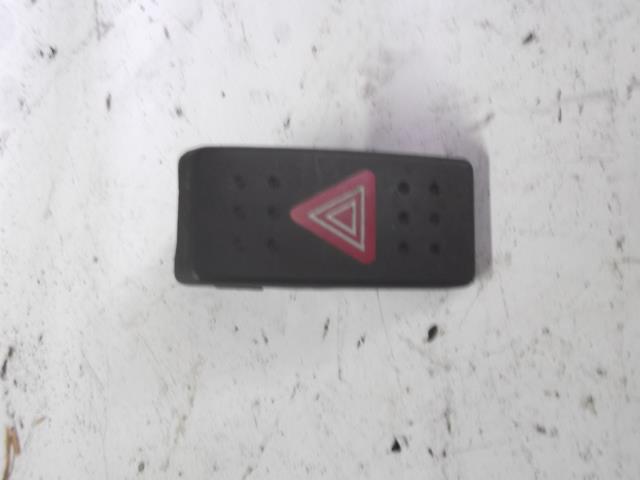 Bouton de warning SUZUKI SWIFT 3 Essence - 1
