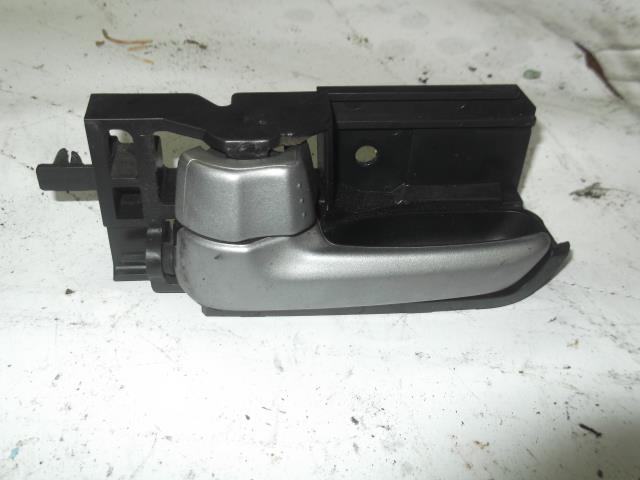 Poignee interieur avant gauche SUZUKI SWIFT 3 Essence - 1