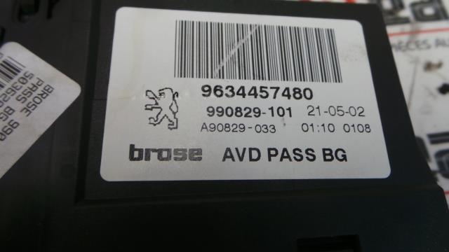 Image Moteur leve vitre avant droit - PEUGEOT 307