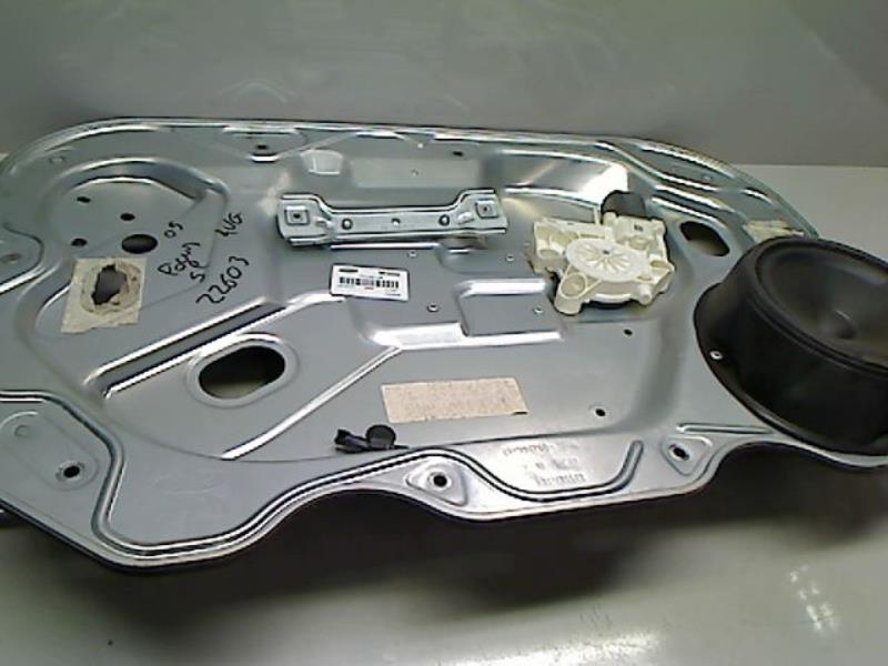 Leve vitre electrique avant gauche FORD FOCUS 2 PHASE 1 Essence - 1