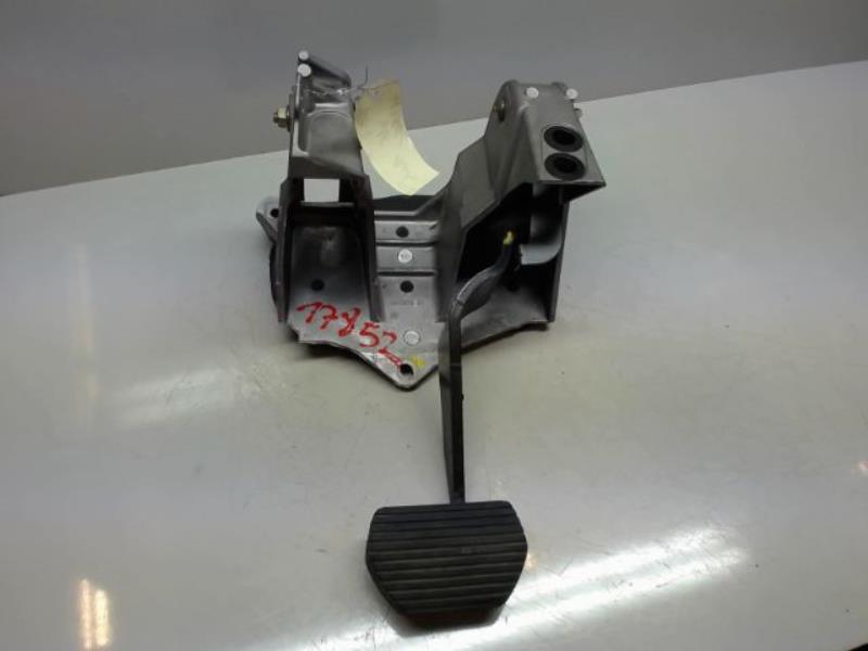Pedale de frein PEUGEOT 607 PHASE 1 Essence - 1