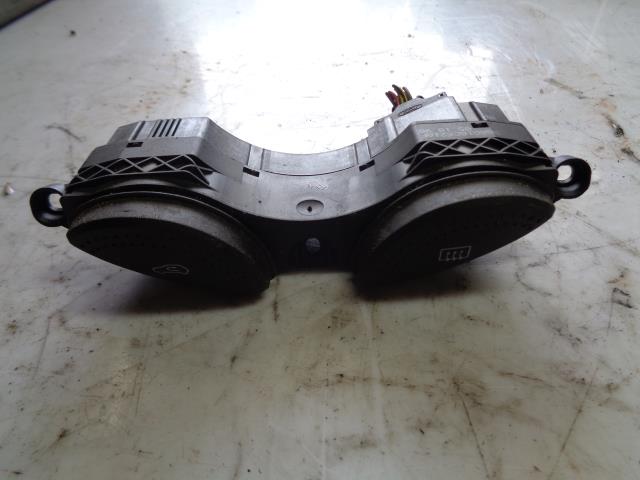 Bouton/Interrupteur FORD FOCUS 1 Essence - 1
