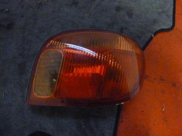 Fanale posteriore principale destro (luci) TOYOTA YARIS 1 Gasolina - 1