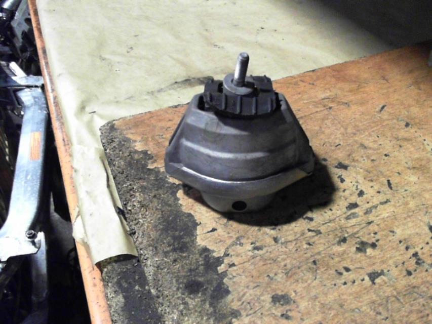 Support moteur droit BMW SERIE 5 E60  - 1