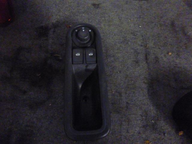 Interrupteur de leve vitre RENAULT TWINGO 2 PHASE 1 Essence - 1