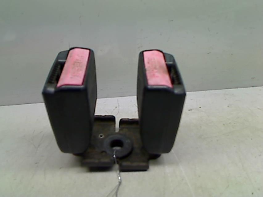 Attache ceinture arriere centrale RENAULT MEGANE 2 PHASE 1 CABRIOLET Diesel - 1