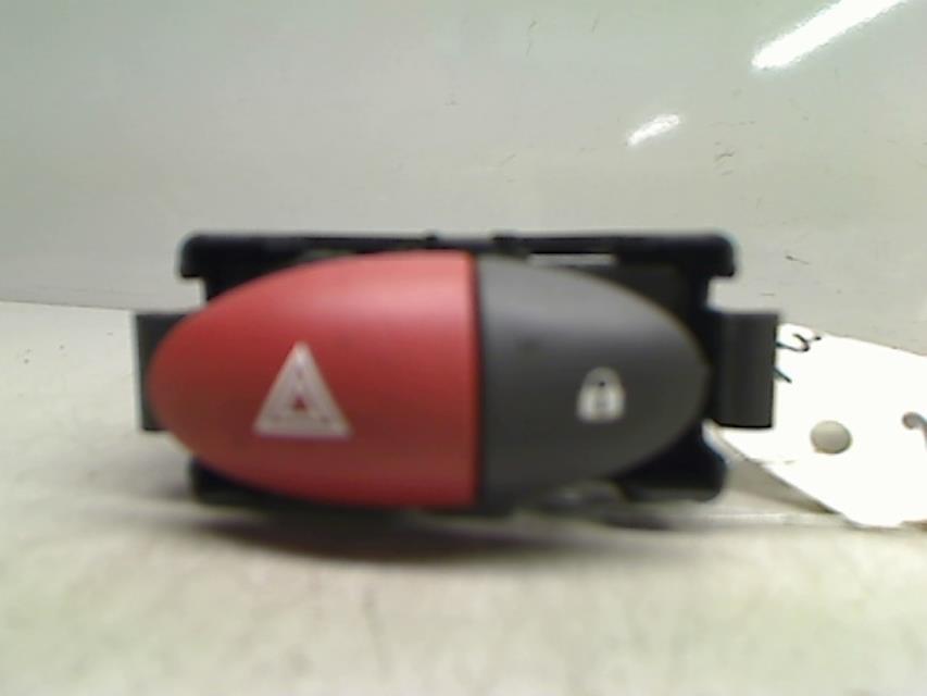 Bouton de warning RENAULT TWINGO 2 PHASE 1 Essence - 1