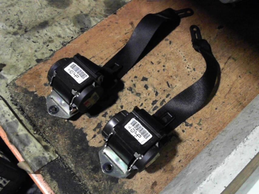 Cintura di sicurezza posteriore destra BMW SERIE 1 E81 Diésel - 1