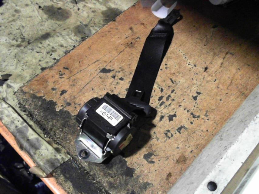 Cintura di sicurezza posteriore sinistra BMW SERIE 1 E81 Diésel - 1