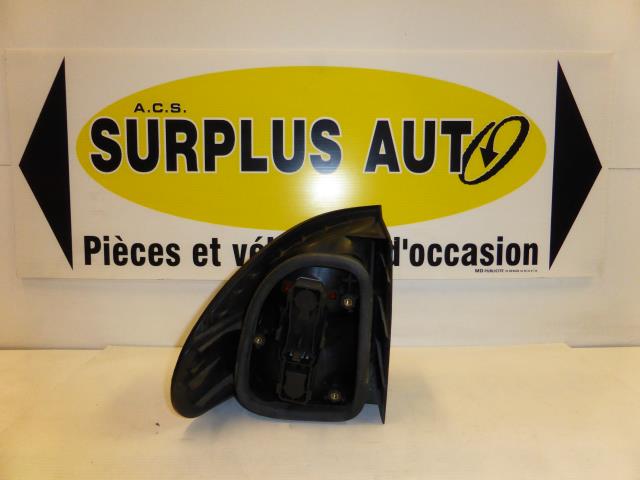 Image Feu arriere principal droit (feux) - RENAULT LAGUNA 1