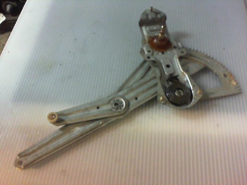 Alzacristalli manuale anteriore destro PEUGEOT 205 PHASE 2 Diésel - 1