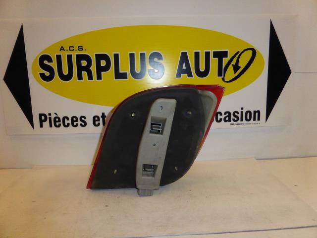 Image Feu arriere principal gauche (feux) - FORD FIESTA 1989