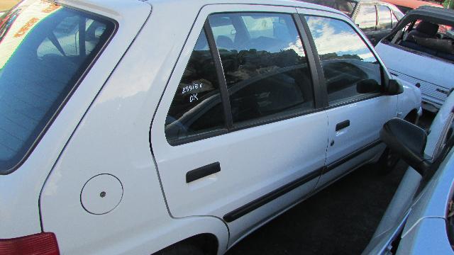 Image Verin de coffre - PEUGEOT 106