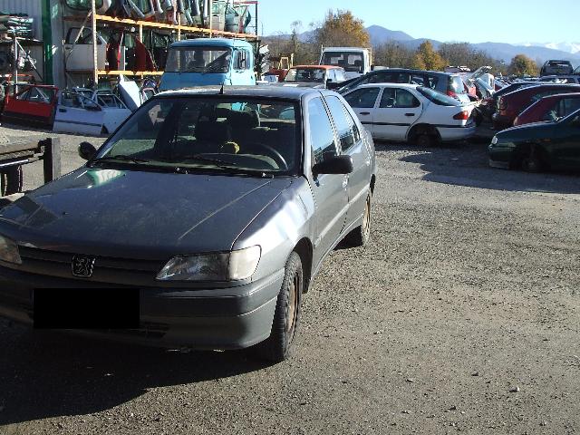 Image Feu arriere principal gauche (feux) - PEUGEOT 306