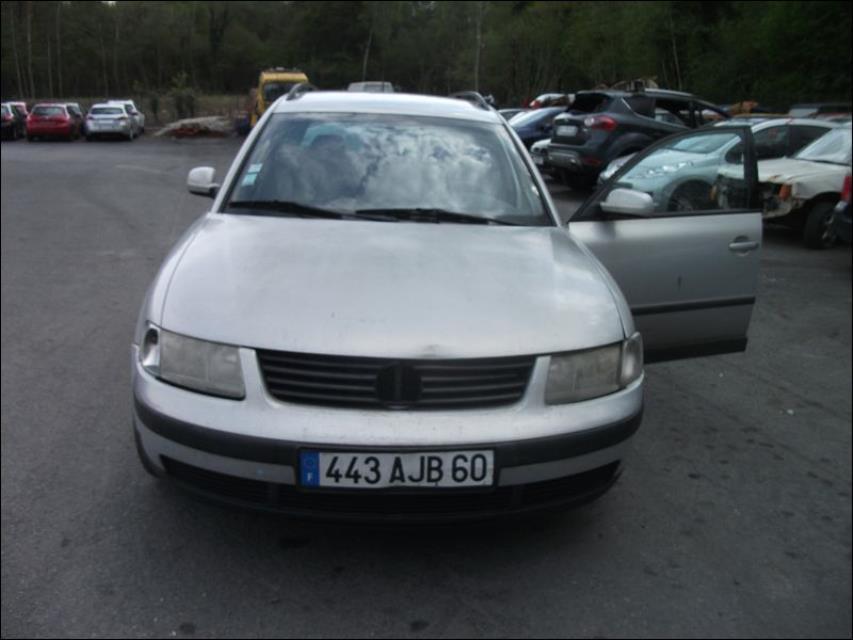 Retroviseur gauche VOLKSWAGEN PASSAT 4 PHASE 1 BREAK Diesel - 1