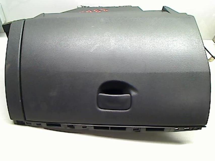 Boite a gants RENAULT CLIO 3 PHASE 1 Essence - 1