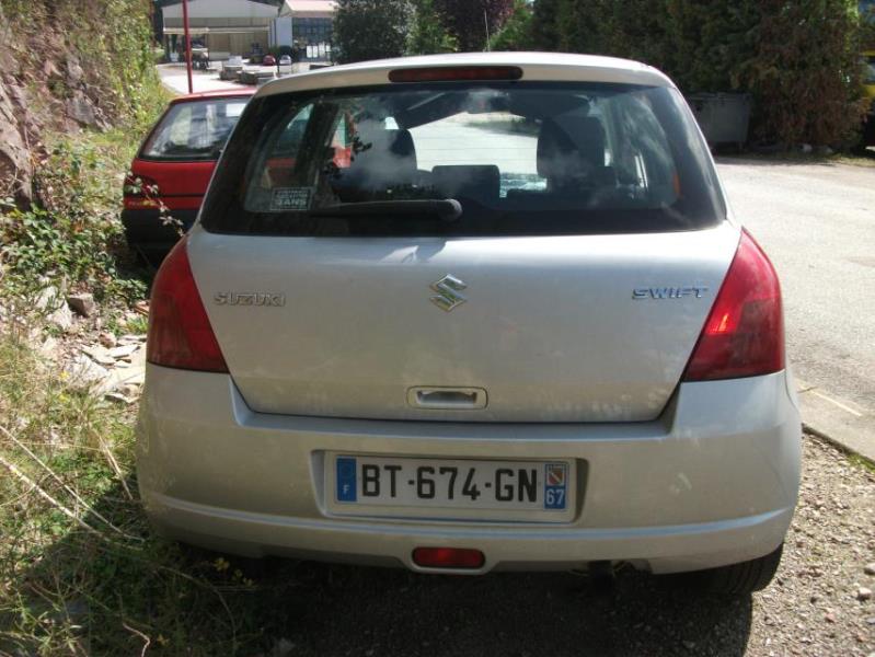 Verin de coffre gauche SUZUKI SWIFT 3 Diesel - 1