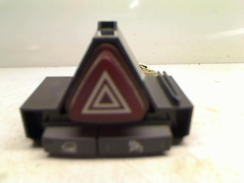 Bouton de warning OPEL CORSA D PHASE 1 Essence - 1