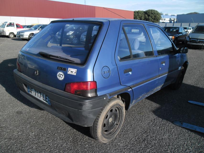 Image Feu arriere principal gauche (feux) - PEUGEOT 106