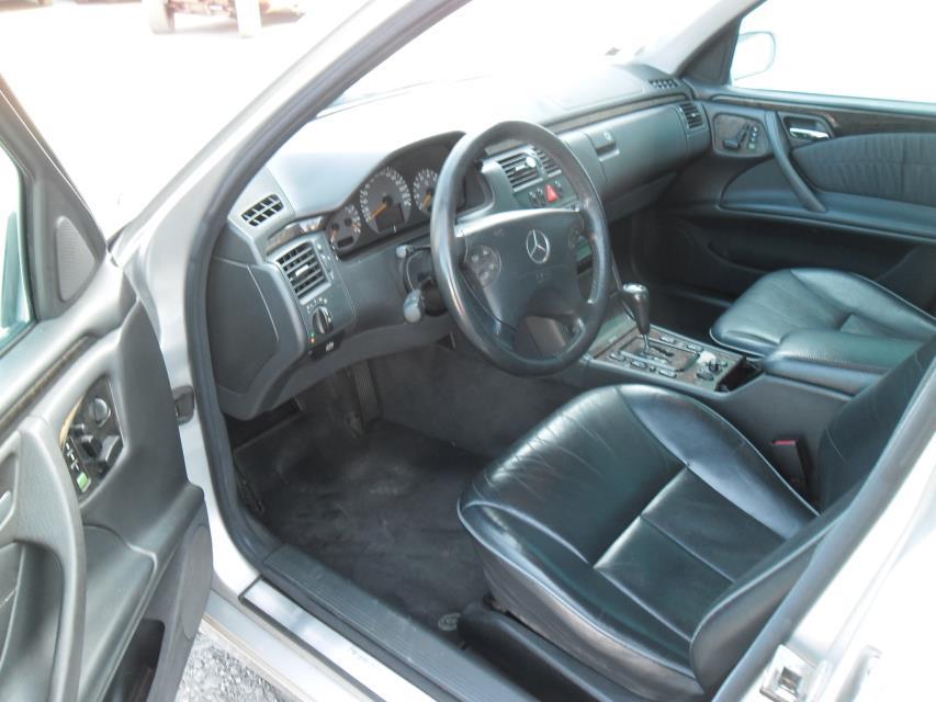 Image Compteur - MERCEDES CLASSE E 210
