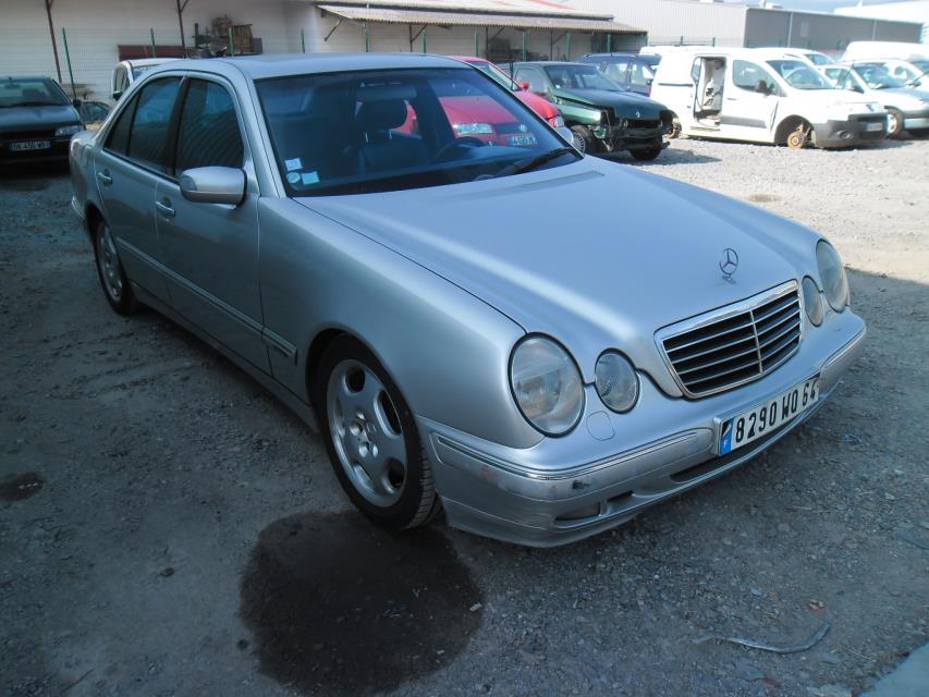 Image Compteur - MERCEDES CLASSE E 210