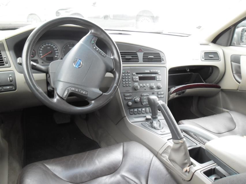 Image Aile avant gauche - VOLVO V 70 1