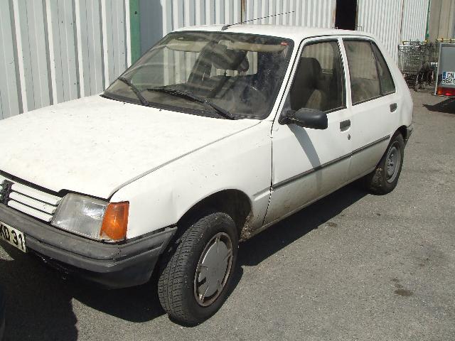 Image Poignee interieur arriere droit - PEUGEOT 205
