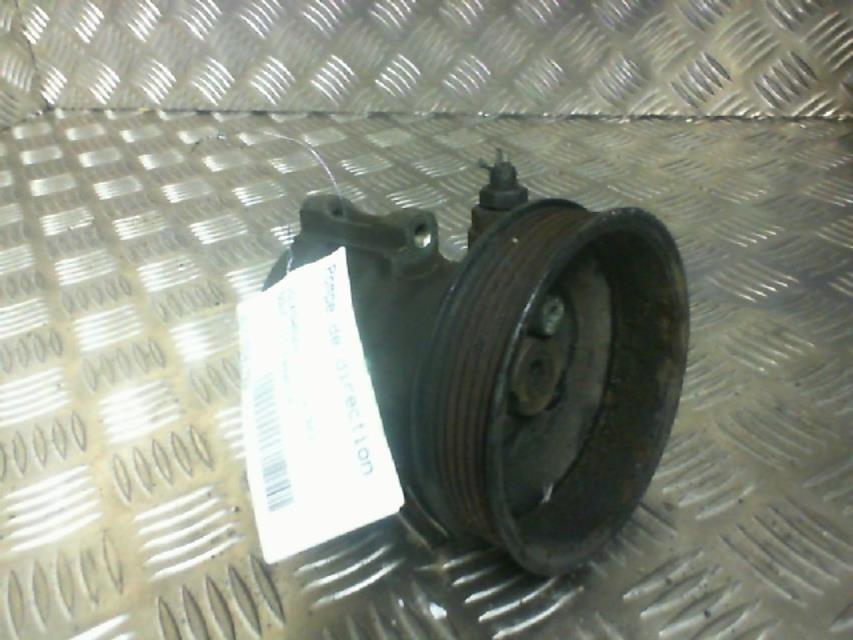 Pompe de direction VOLKSWAGEN GOLF 3 BREAK Essence - 1