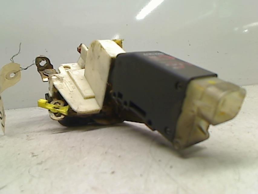 Serrure avant droit OPEL CORSA B  - 1