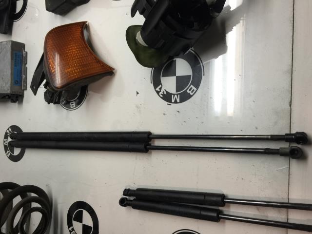 Verin de coffre BMW X3 E83  - 1