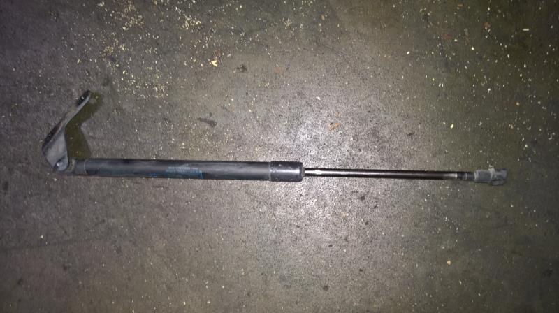 Verin de coffre BMW SERIE 1 E87 PHASE 1  - 1