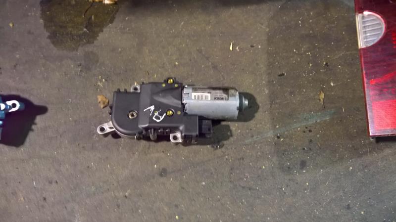 Moteur toit ouvrant BMW X5 E53  - 1