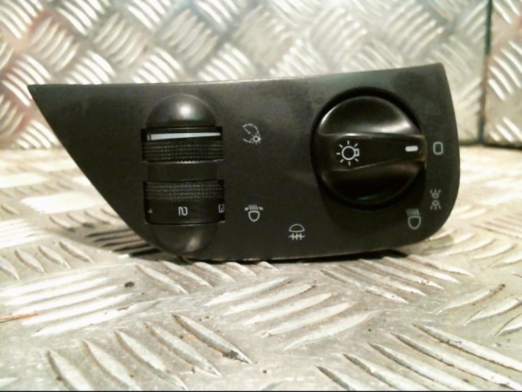 Commande de phare VOLKSWAGEN POLO 3 PHASE 1 Essence - 1