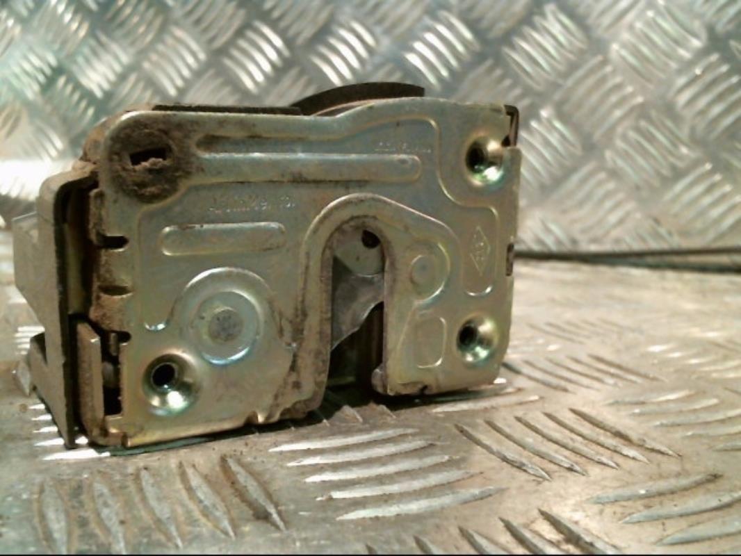 Fermeture centralisee avant droit RENAULT CLIO 2 PHASE 2 Essence - 1