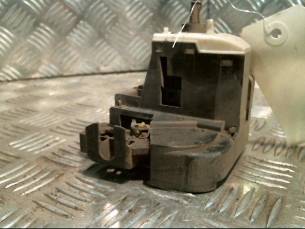 Fermeture centralisee avant gauche RENAULT CLIO 2 PHASE 2 Essence - 1