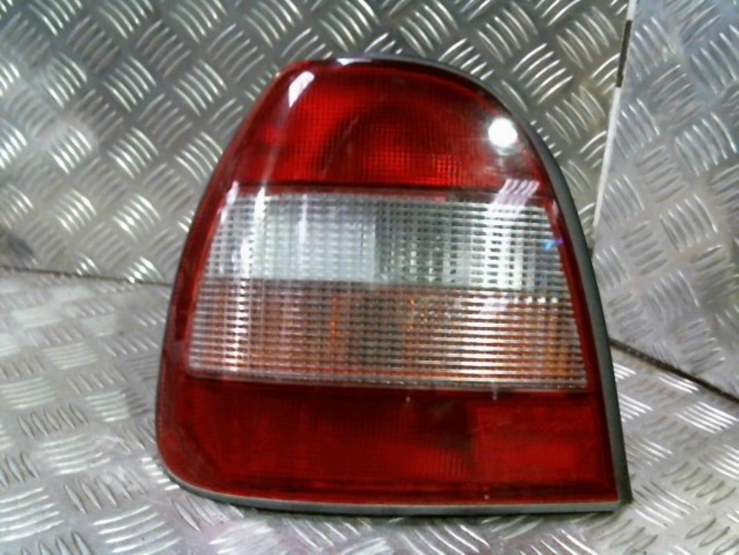 Fanale posteriore principale sinistro (luci) NISSAN SUNNY 3 Gasolina - 1