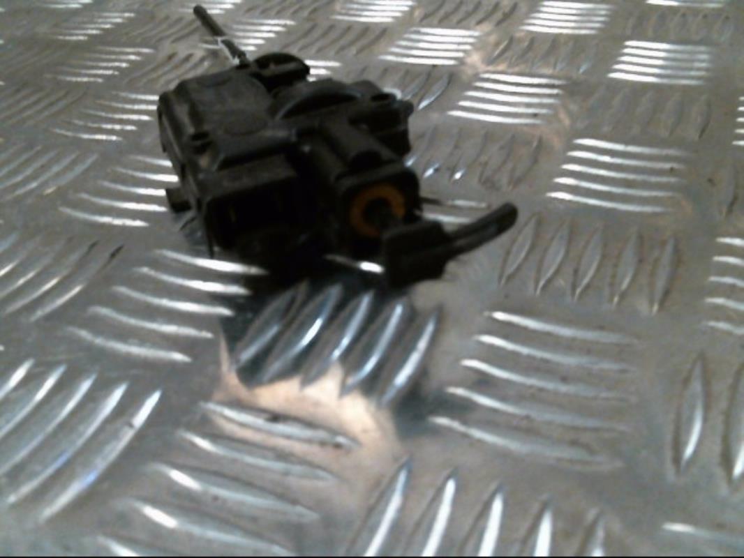 Trappe d'essence RENAULT CLIO 3 PHASE 2  - 1