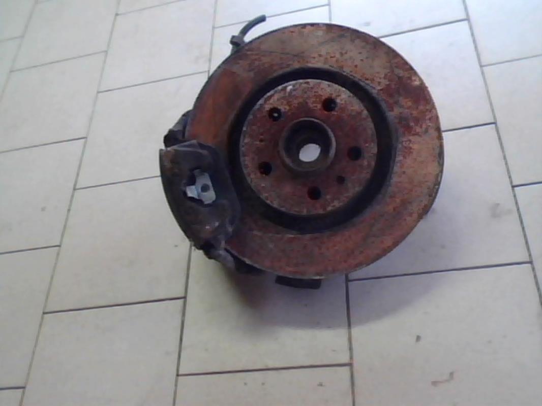 Moyeu avant gauche AUDI A3 1 PHASE 1 Diesel - 1