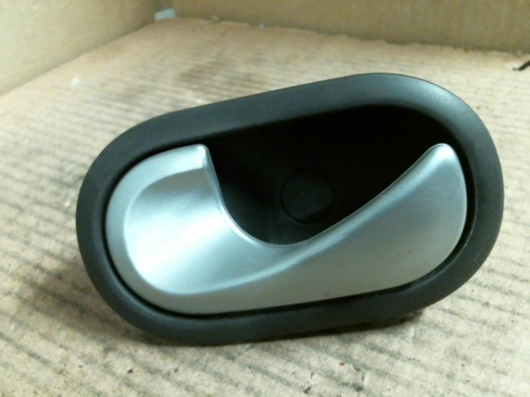 Maniglia interna posteriore sinistra RENAULT CLIO 3 PHASE 2 Gasolina - 1