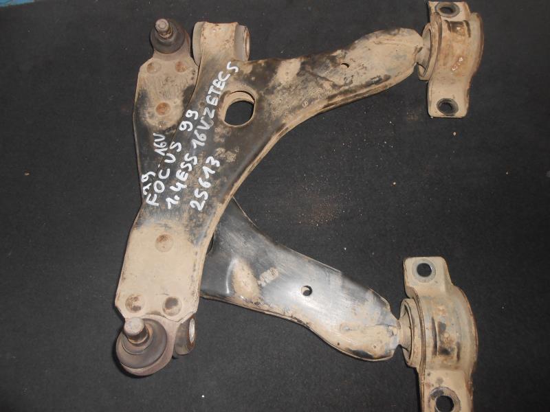Triangle avant droit FORD FOCUS 1 BREAK Essence - 1