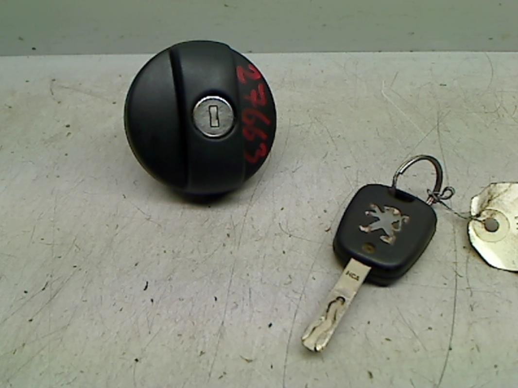 Bouchon de carburant PEUGEOT 307 PHASE 1 BREAK Diesel - 1